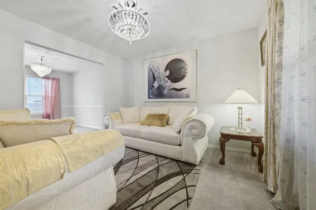 $355,000 | 7 Melrose Court, Bloomington, IL 61704