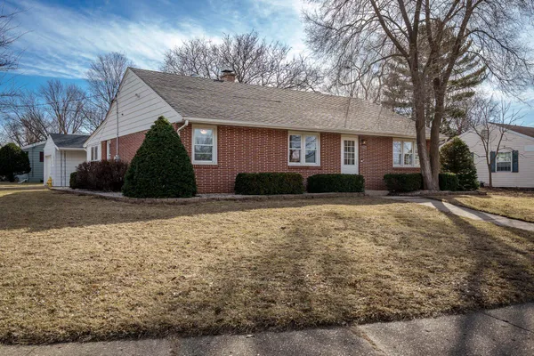 $319,900 | 1728 Henderson Avenue, Beloit, WI 53511