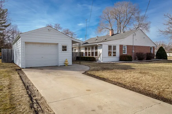$319,900 | 1728 Henderson Avenue, Beloit, WI 53511