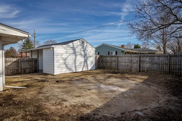 $319,900 | 1728 Henderson Avenue, Beloit, WI 53511