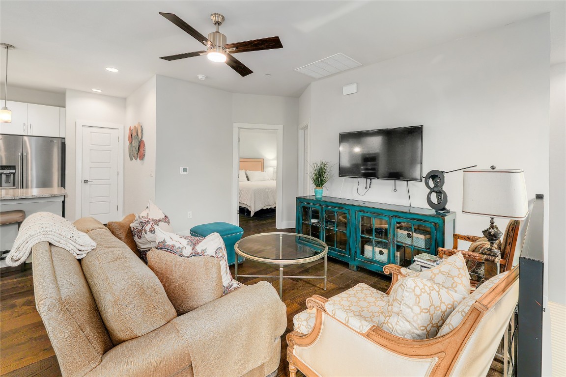 1205 Elm Street, Unit 8 Austin, TX 78703 - Photo 5 of 26 High ceilings and open layout.