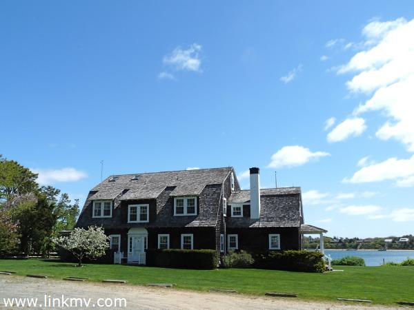 40 Green Hollow Road Edgartown, MA 02539 - Photo 1 of 31 http://d1qzqeyxiitrap.cloudfront.net/photos/19580/600/9ae34b8b.jpg