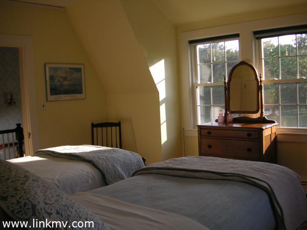 40 Green Hollow Road Edgartown, MA 02539 - Photo 23 of 31 http://d1qzqeyxiitrap.cloudfront.net/photos/19580/600/0a75b938.jpg
