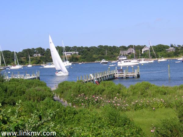 40 Green Hollow Road Edgartown, MA 02539 - Photo 5 of 31 http://d1qzqeyxiitrap.cloudfront.net/photos/19580/600/b02e3738.jpg