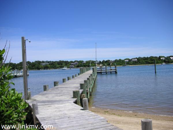 40 Green Hollow Road Edgartown, MA 02539 - Photo 6 of 31 http://d1qzqeyxiitrap.cloudfront.net/photos/19580/600/98b61abd.jpg