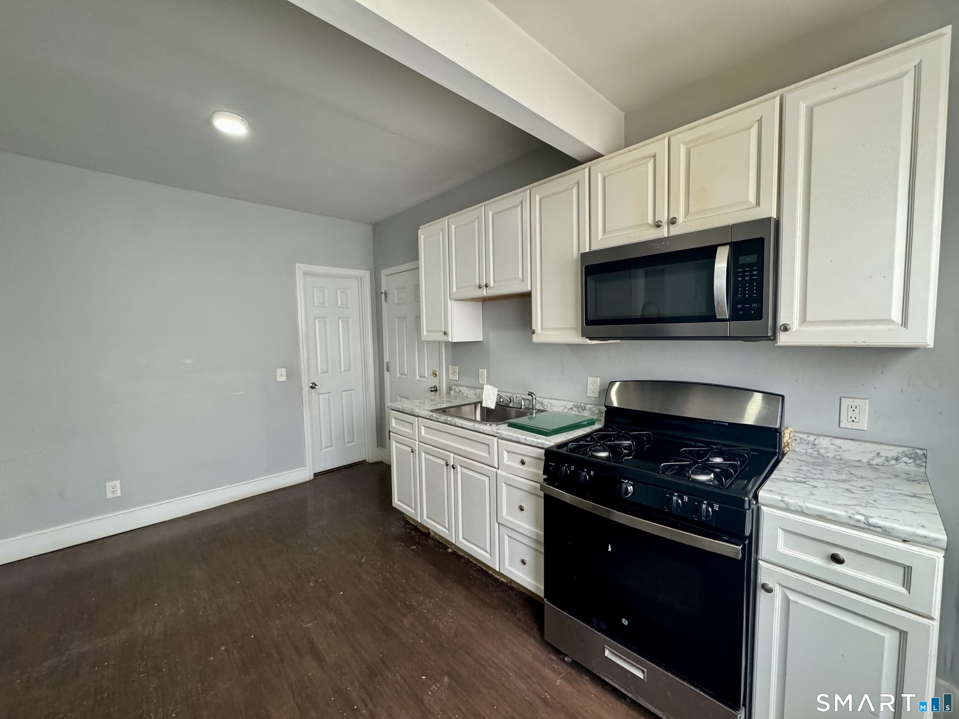 127 Caroline Street, Unit 1 Bridgeport, CT 06608 - Photo 3 of 4