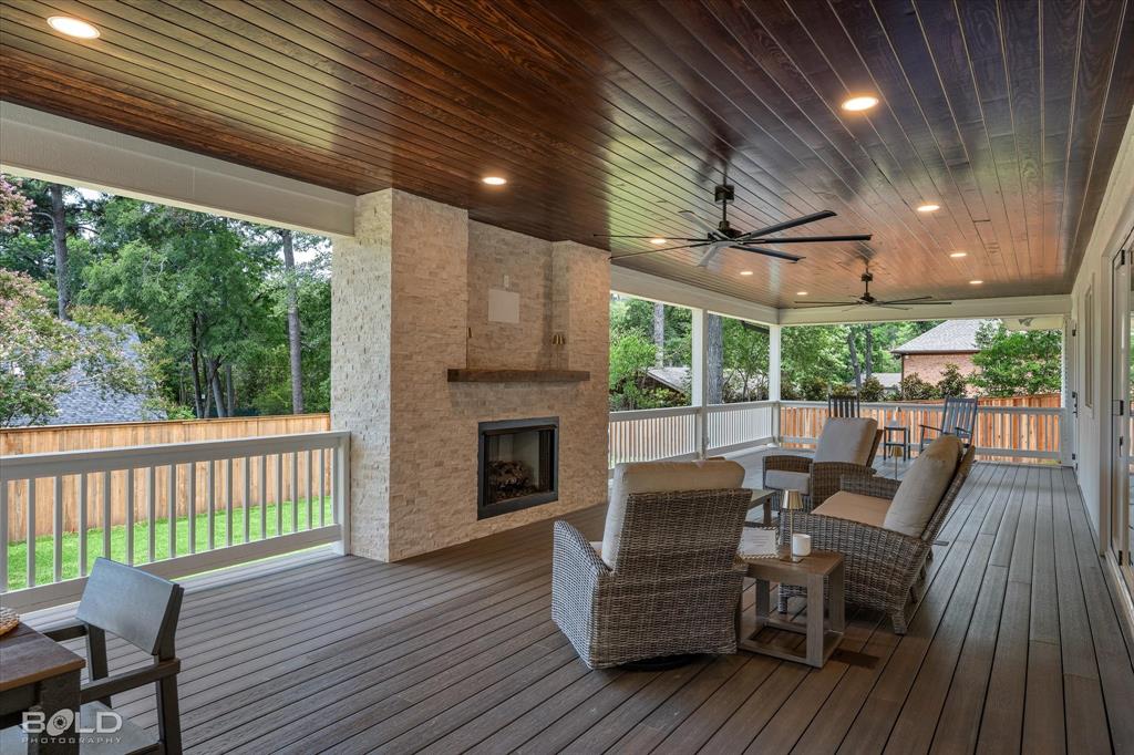 6012 East Ridge Drive Shreveport, LA 71106 - Photo 4 of 40 Covered Back Porch - 1000 square feet