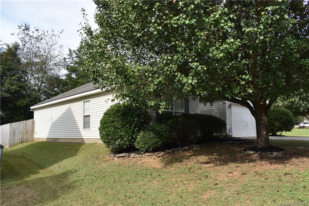 11222 Gold Pan Road Charlotte, NC 28215 - Photo 3 of 28