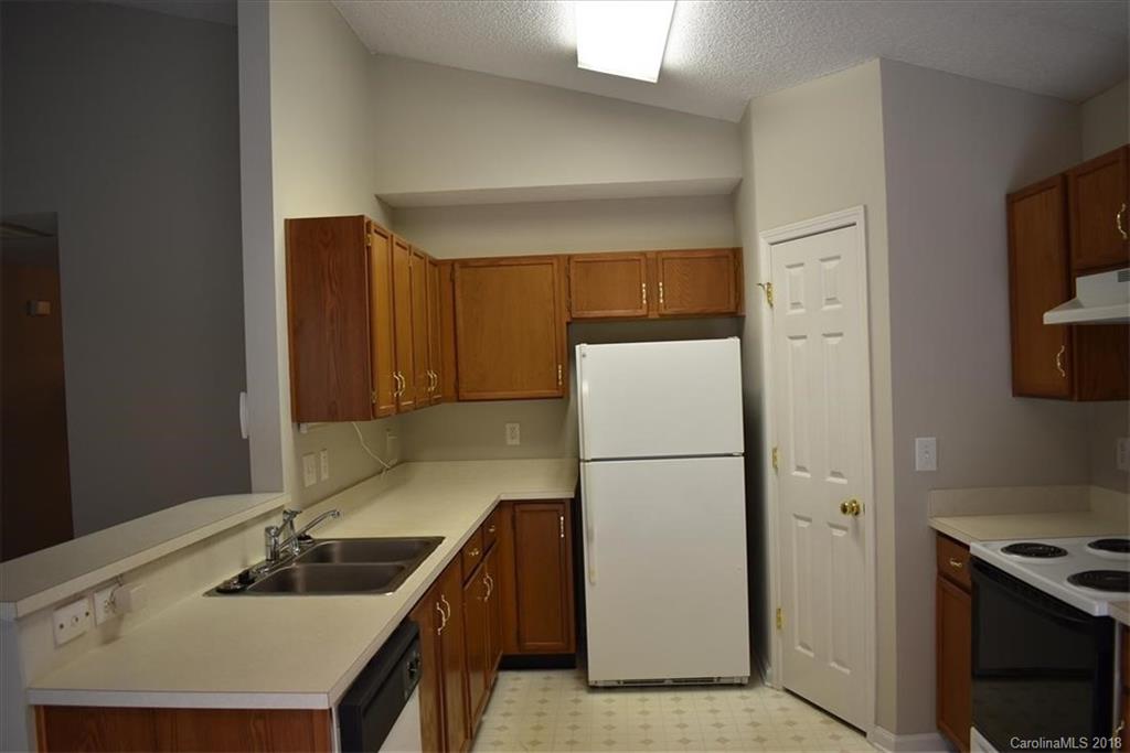 11222 Gold Pan Road Charlotte, NC 28215 - Photo 10 of 28