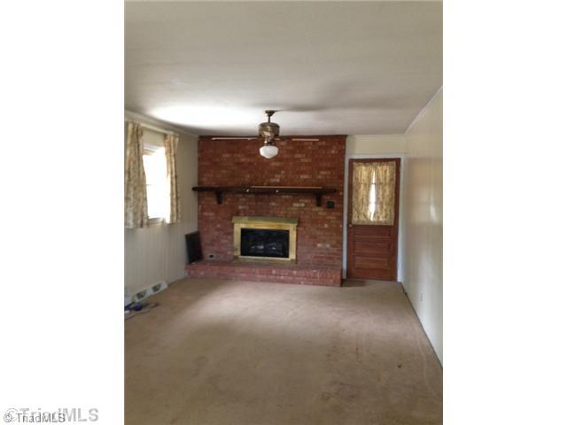 715 East Fairfield Road High Point, NC 27263 - Photo 3 of 5 Den/Family/Great Room.