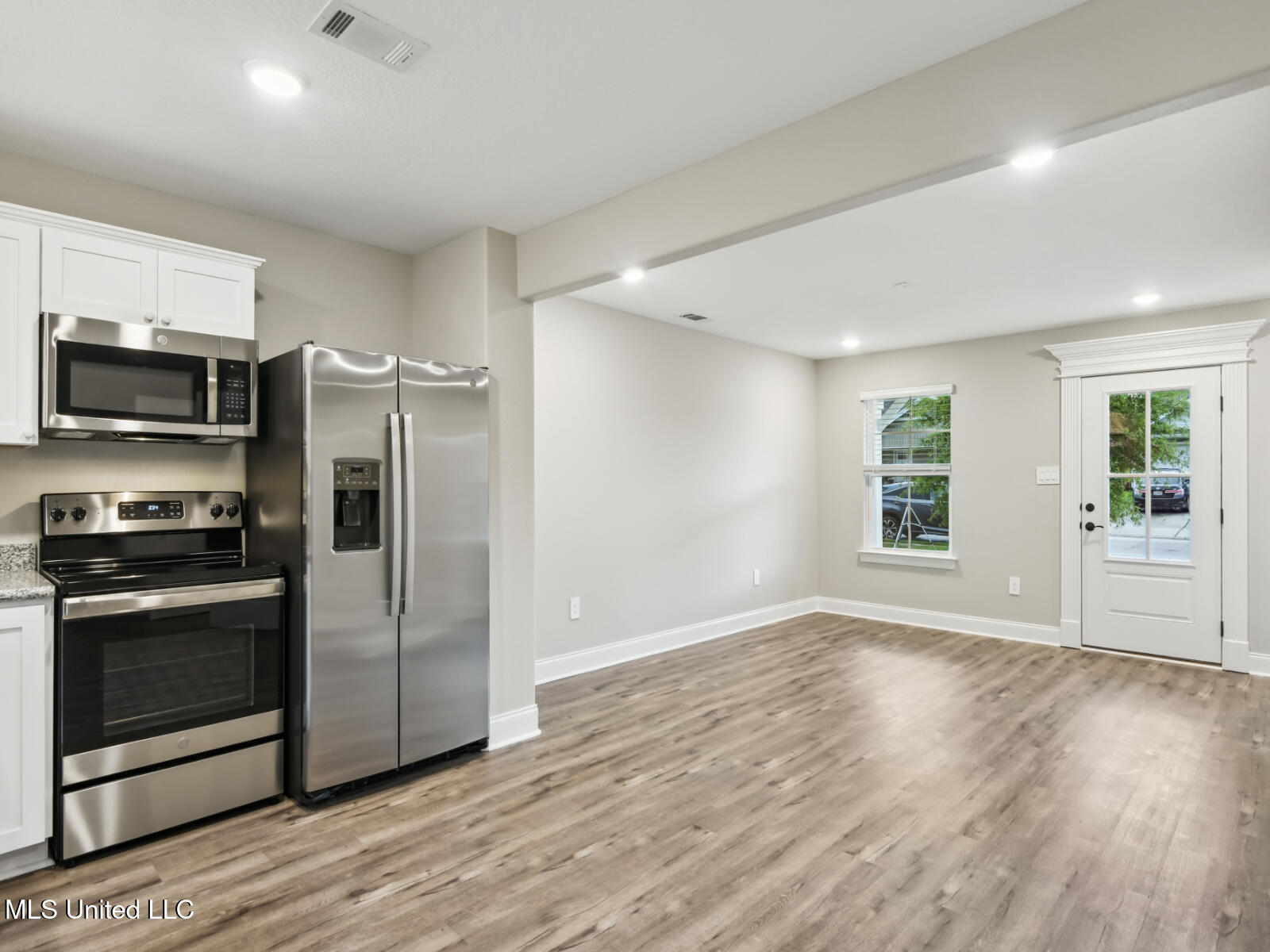 13532 Garland Road Ocean Springs, MS 39564 - Photo 3 of 13 Parker_P103_GreatRoom