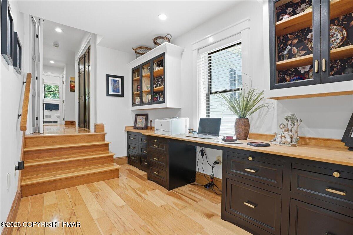 299 Brick Church Road Saylorsburg, PA 18353 - Photo 67 of 108 2ND FLOOR HALLWAY WORKSPACE