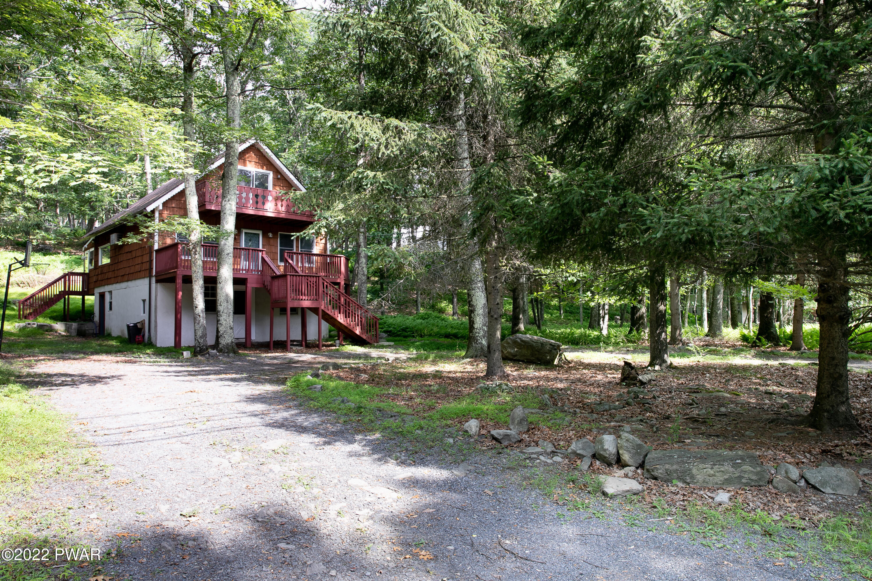 311 Gold Finch Road Bushkill, PA 18324 - Photo 6 of 35 6