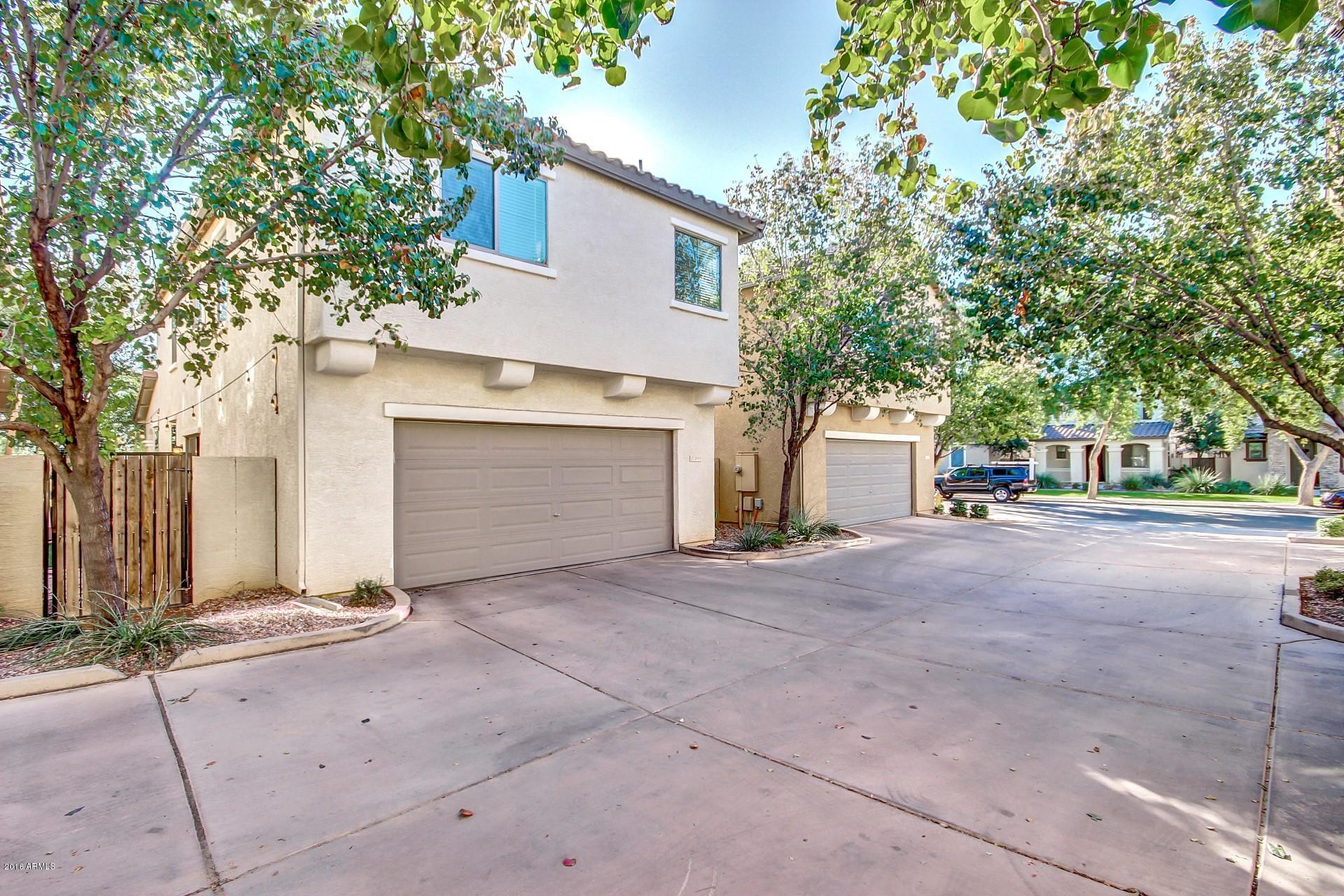3949 South Rim Road Gilbert, AZ 85297 - Photo 23 of 27 Garage