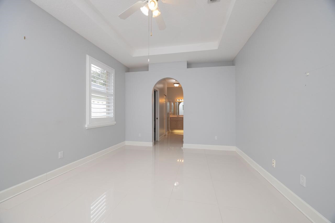 573 Boxwood Place St. Augustine, FL 32086 - Photo 29 of 40 an empty room that has a window in it