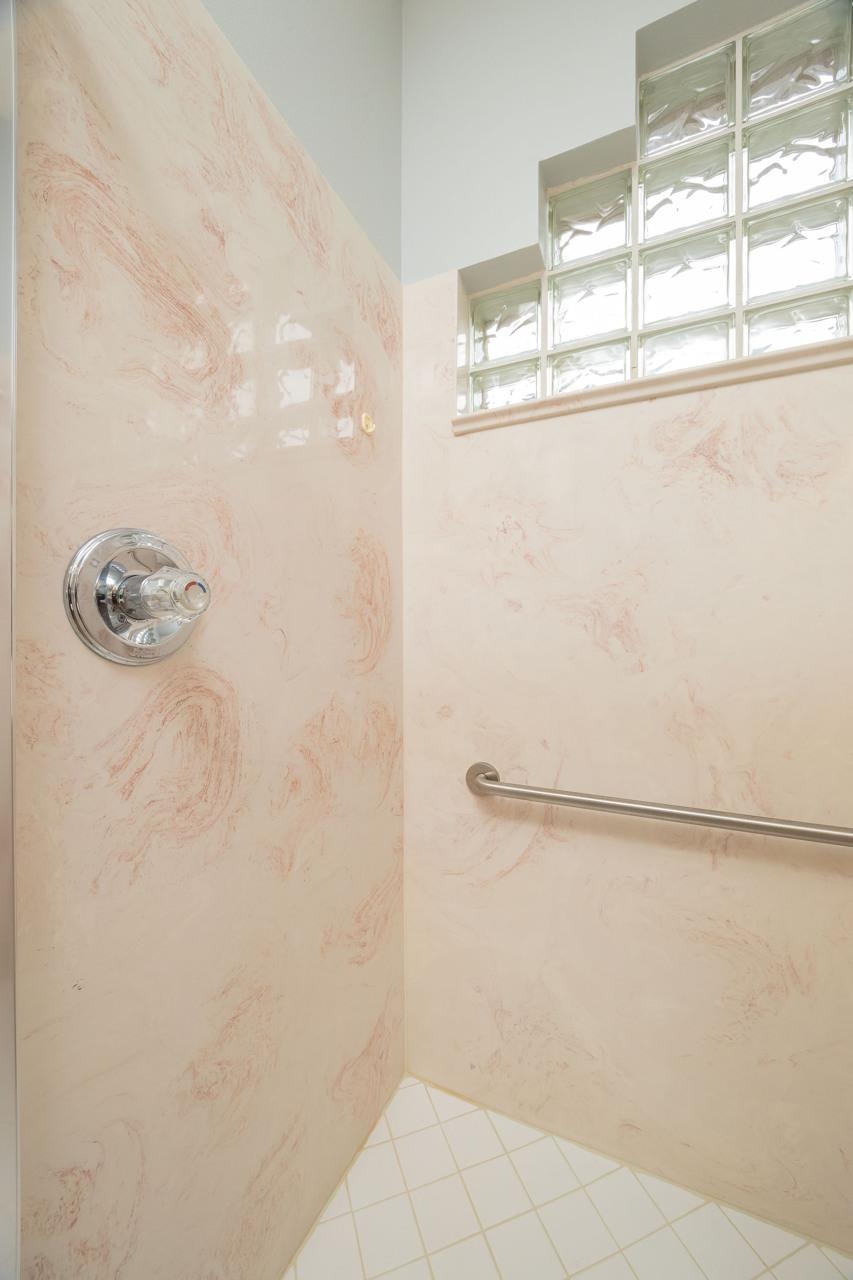 573 Boxwood Place St. Augustine, FL 32086 - Photo 33 of 40 a bathroom with a empty shower