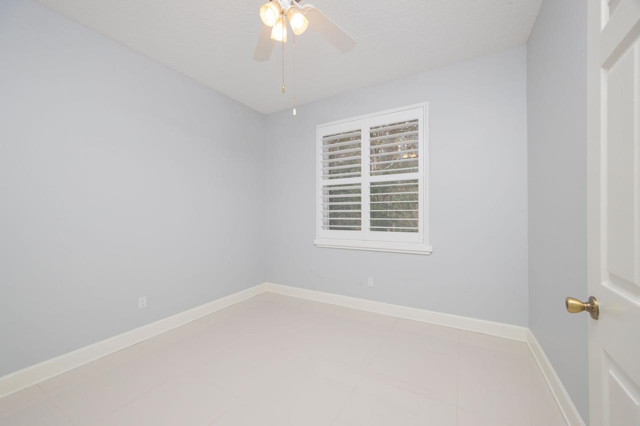 573 Boxwood Place St. Augustine, FL 32086 - Photo 36 of 40 an empty room with a window