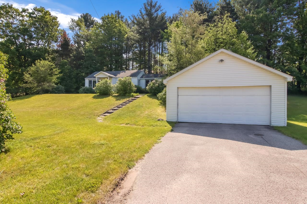 10650 Center Road Traverse City, MI 49686 - Photo 3 of 25