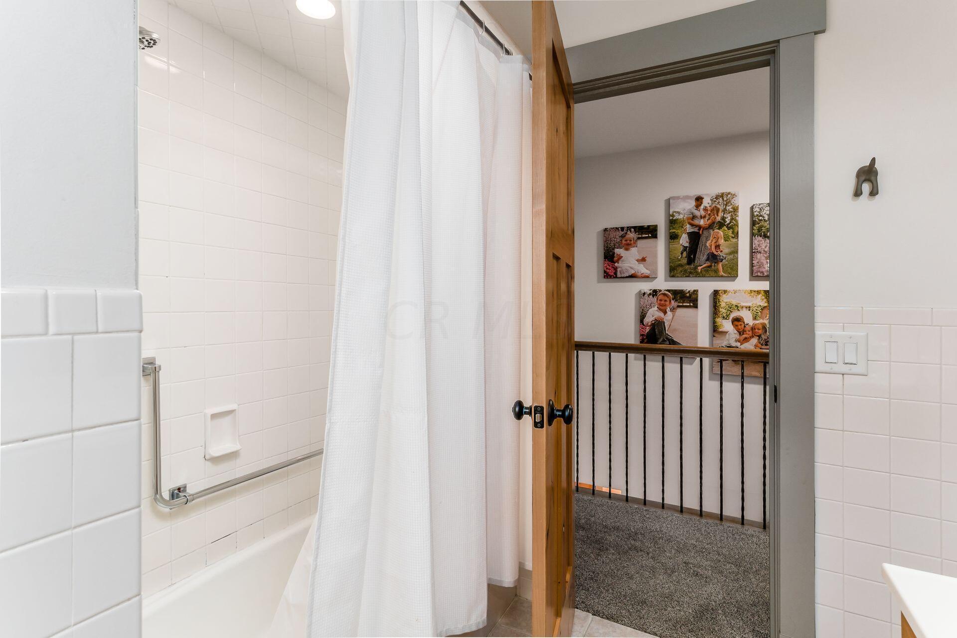 238 South Virginia Lee Road Columbus, OH 43209 - Photo 43 of 86 Second Full Bathroom