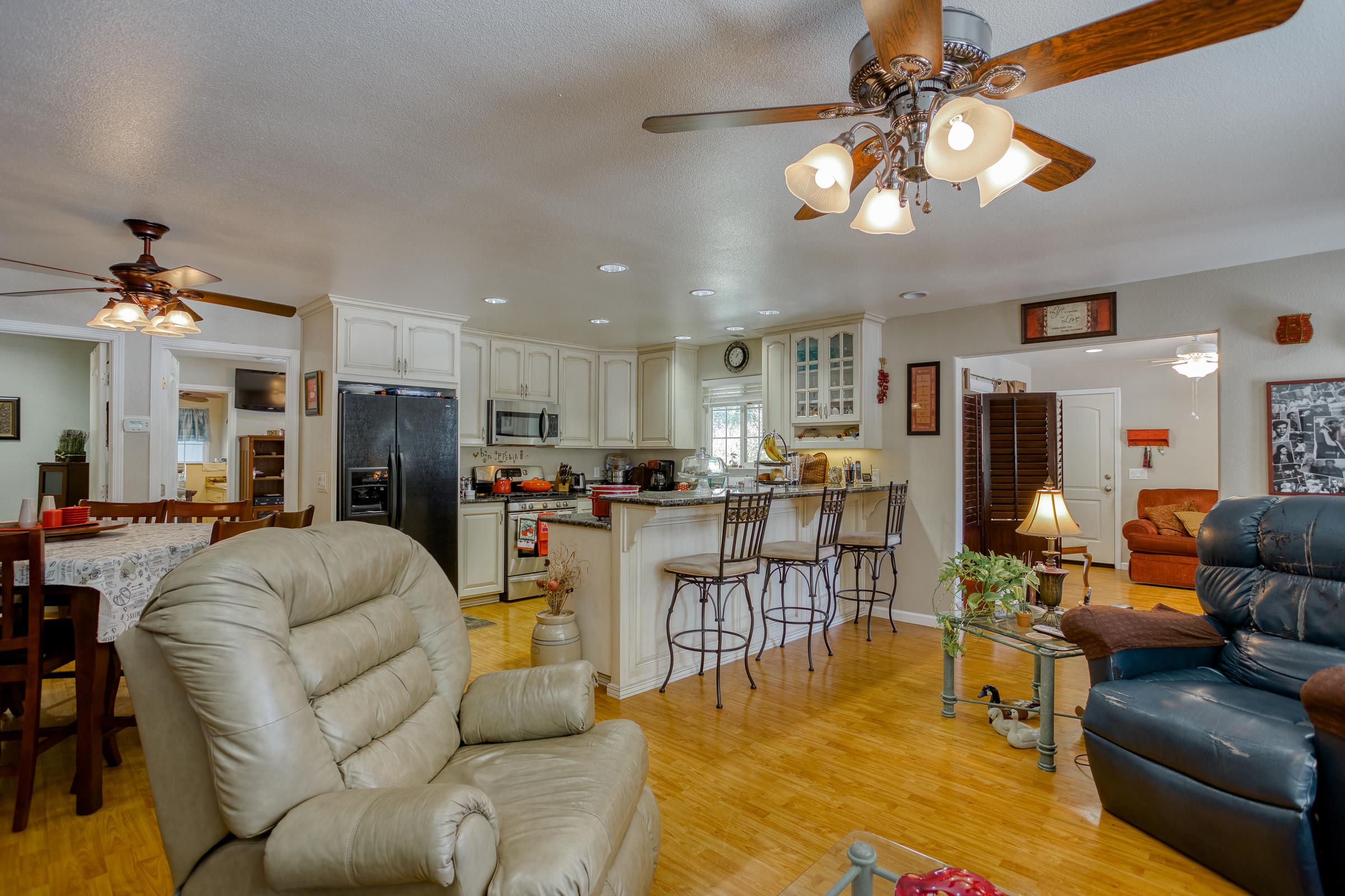 18558 Old Oasis Road Redding, CA 96003 - Photo 6 of 58 IMG_8527