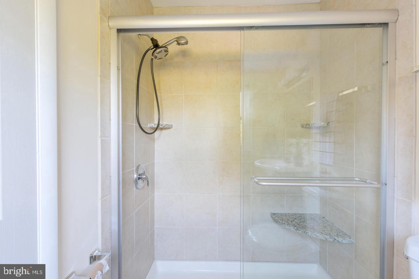 8506 Wagon Wheel Road Alexandria, VA 22309 - Photo 13 of 37 Primary bathroom