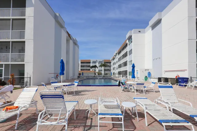 $129,000 | 1516 South Lakeside Drive, Unit 318, Lake Worth Beach, FL 33460