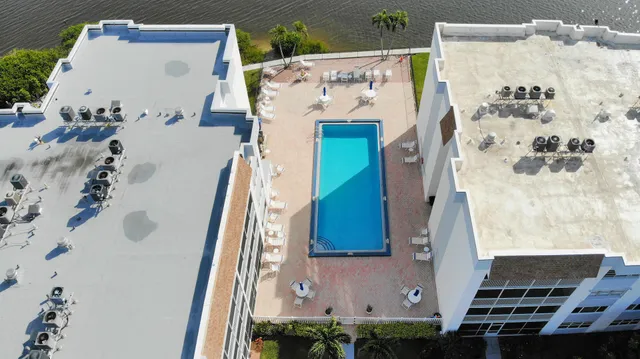 $129,000 | 1516 South Lakeside Drive, Unit 318, Lake Worth Beach, FL 33460