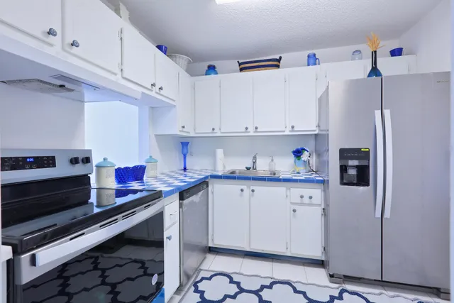 $129,000 | 1516 South Lakeside Drive, Unit 318, Lake Worth Beach, FL 33460