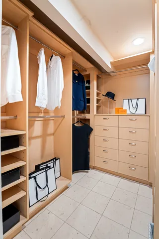 $1,149,000 | 1000 North Lake Shore Plaza, Unit 49A, Chicago, IL 60611