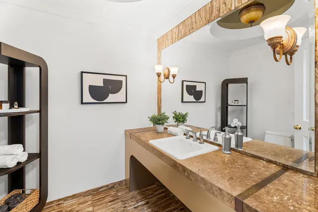 $1,149,000 | 1000 North Lake Shore Plaza, Unit 49A, Chicago, IL 60611