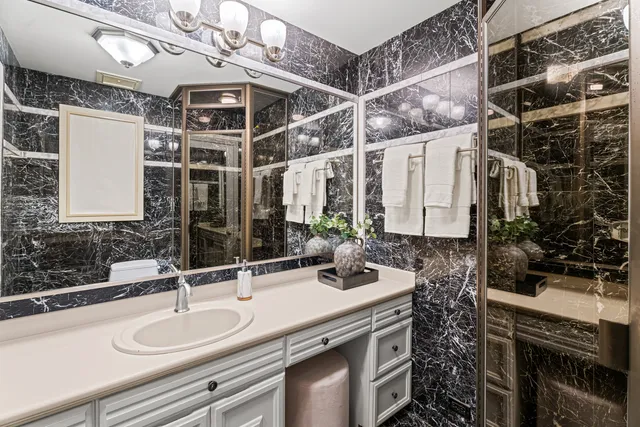 $1,149,000 | 1000 North Lake Shore Plaza, Unit 49A, Chicago, IL 60611