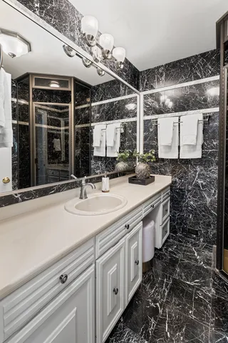 $1,149,000 | 1000 North Lake Shore Plaza, Unit 49A, Chicago, IL 60611