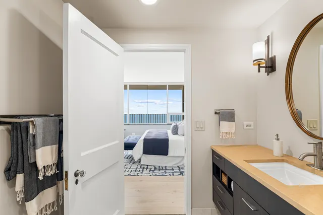 $1,149,000 | 1000 North Lake Shore Plaza, Unit 49A, Chicago, IL 60611