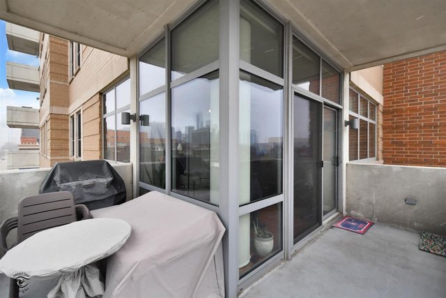 511 West Division Street, Unit 406 Chicago, IL 60610 - Photo 11 of 33