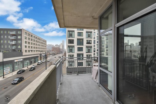 511 West Division Street, Unit 406 Chicago, IL 60610 - Photo 12 of 33