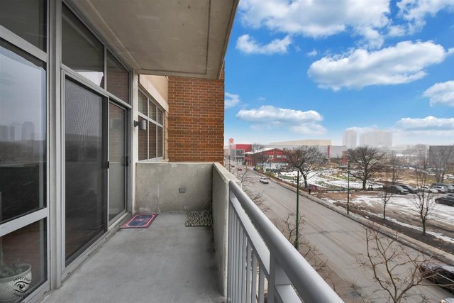 511 West Division Street, Unit 406 Chicago, IL 60610 - Photo 13 of 33