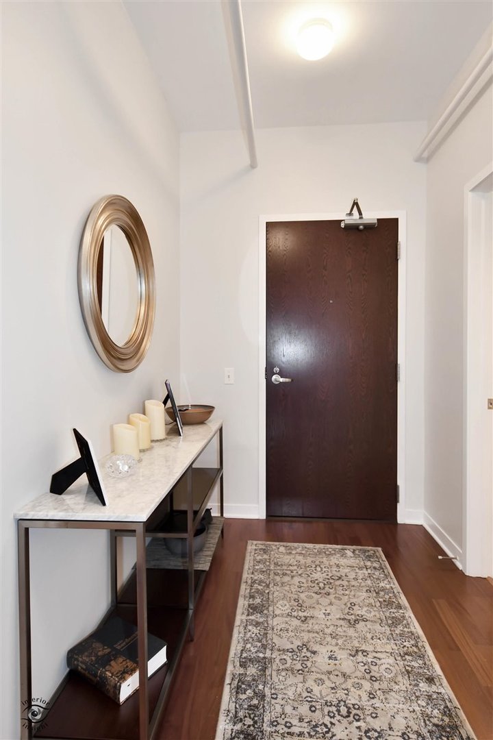 511 West Division Street, Unit 406 Chicago, IL 60610 - Photo 21 of 33