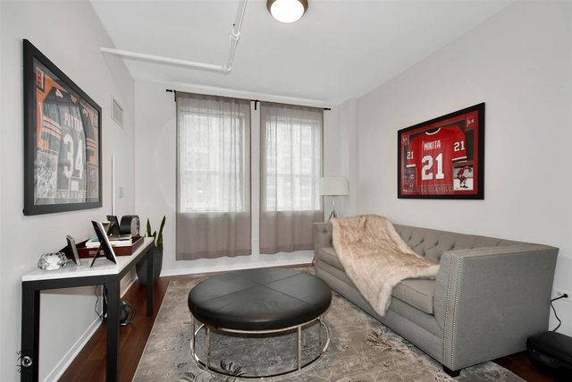 511 West Division Street, Unit 406 Chicago, IL 60610 - Photo 22 of 33