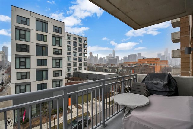 511 West Division Street, Unit 406 Chicago, IL 60610 - Photo 10 of 33