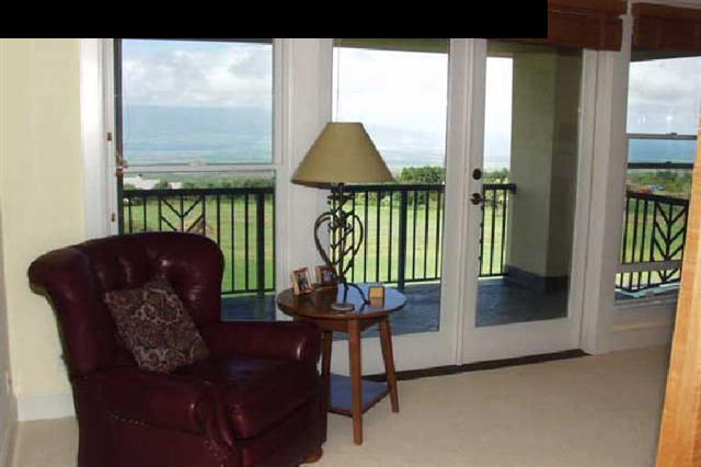 155 Pulehu Road Kula, HI 96790 - Photo 9 of 18 a living room with furniture and a window