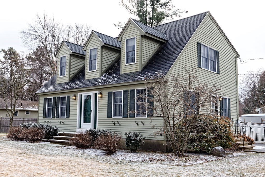 43 Brookfield Road Tewksbury, MA 01876 - Photo 1 of 29 Gallery Image 1