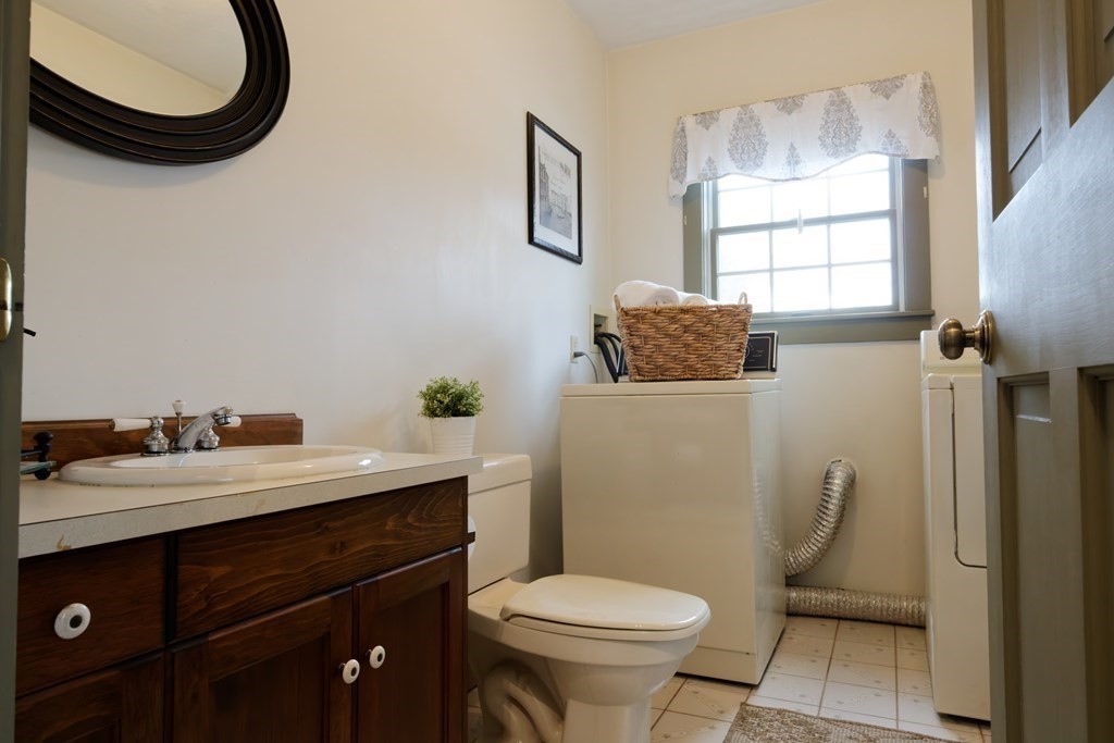 43 Brookfield Road Tewksbury, MA 01876 - Photo 13 of 29 Gallery Image 13