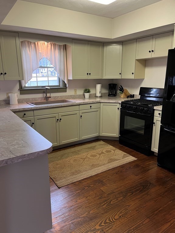 43 Brookfield Road Tewksbury, MA 01876 - Photo 3 of 29 Gallery Image 3