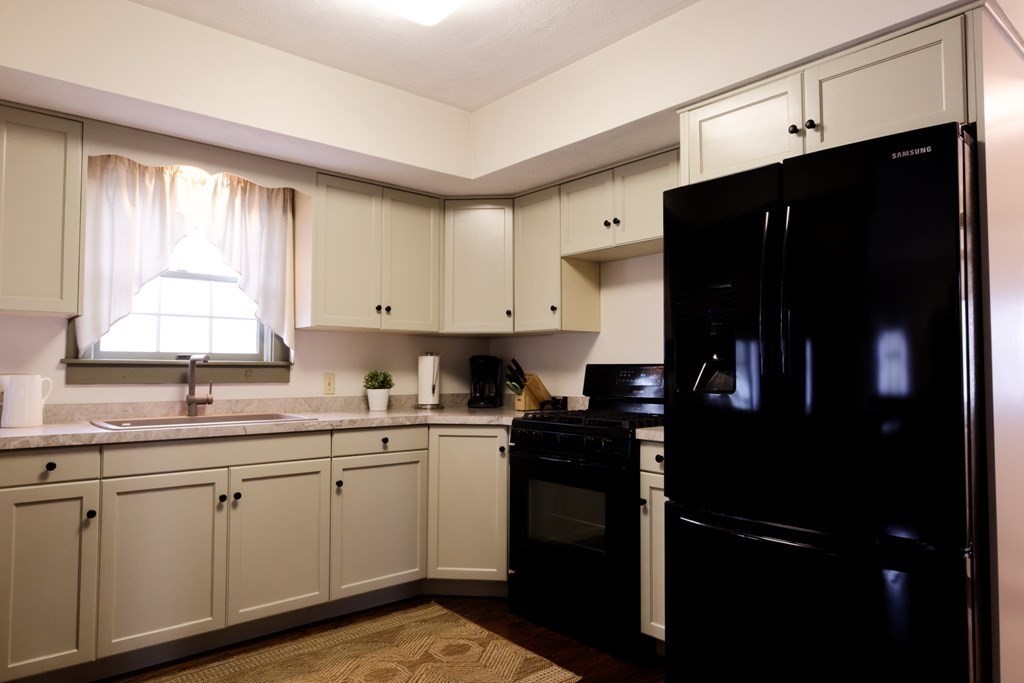 43 Brookfield Road Tewksbury, MA 01876 - Photo 4 of 29 Gallery Image 4