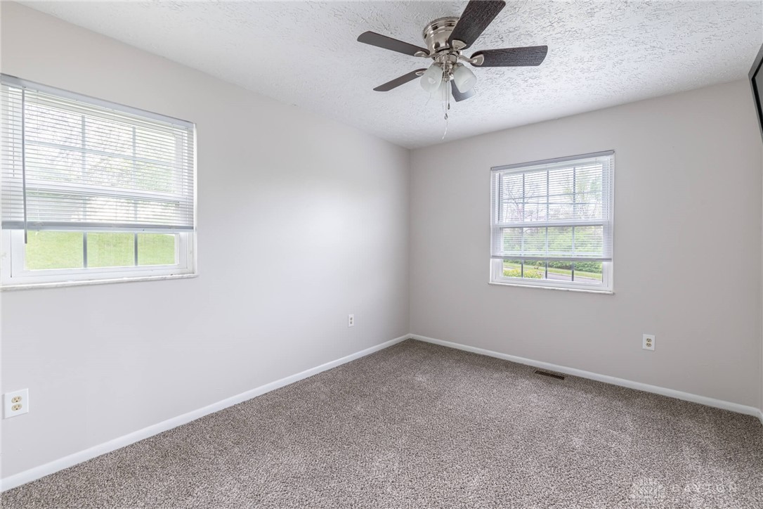 1255 East Westbrook Road Clayton, OH 45415 - Photo 16 of 34