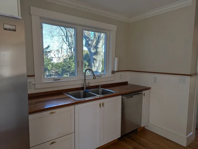 $3,200 | 38 Anthony Street, Dartmouth, MA 02748