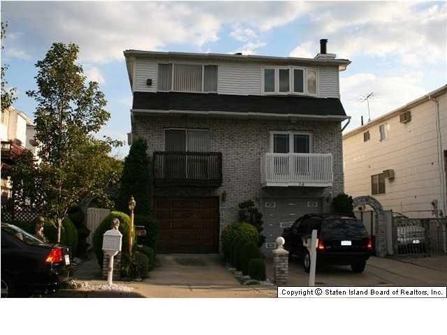 12 Rome Avenue Staten Island, NY 10304 - Photo 1 of 7 Primary Photo