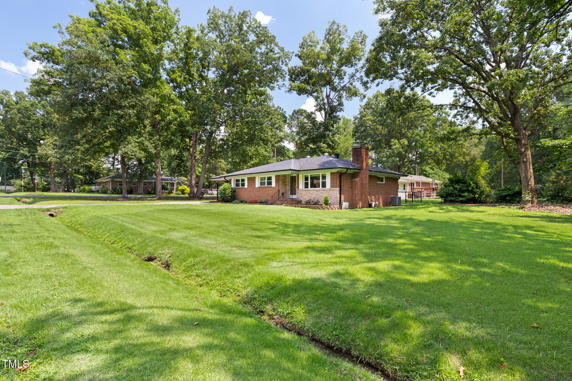 2603-Fairlawn-101