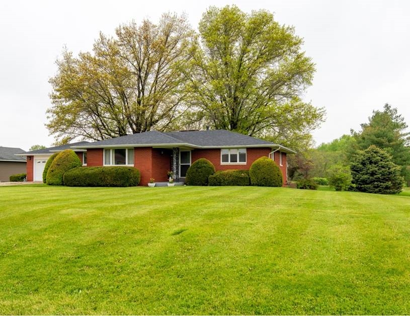 805 North Moran Road Trivoli, IL 61569 - Photo 2 of 39