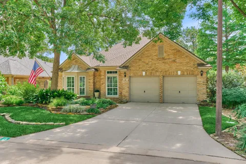 $925,000 | 46 North Copperknoll Circle, The Woodlands, TX 77381